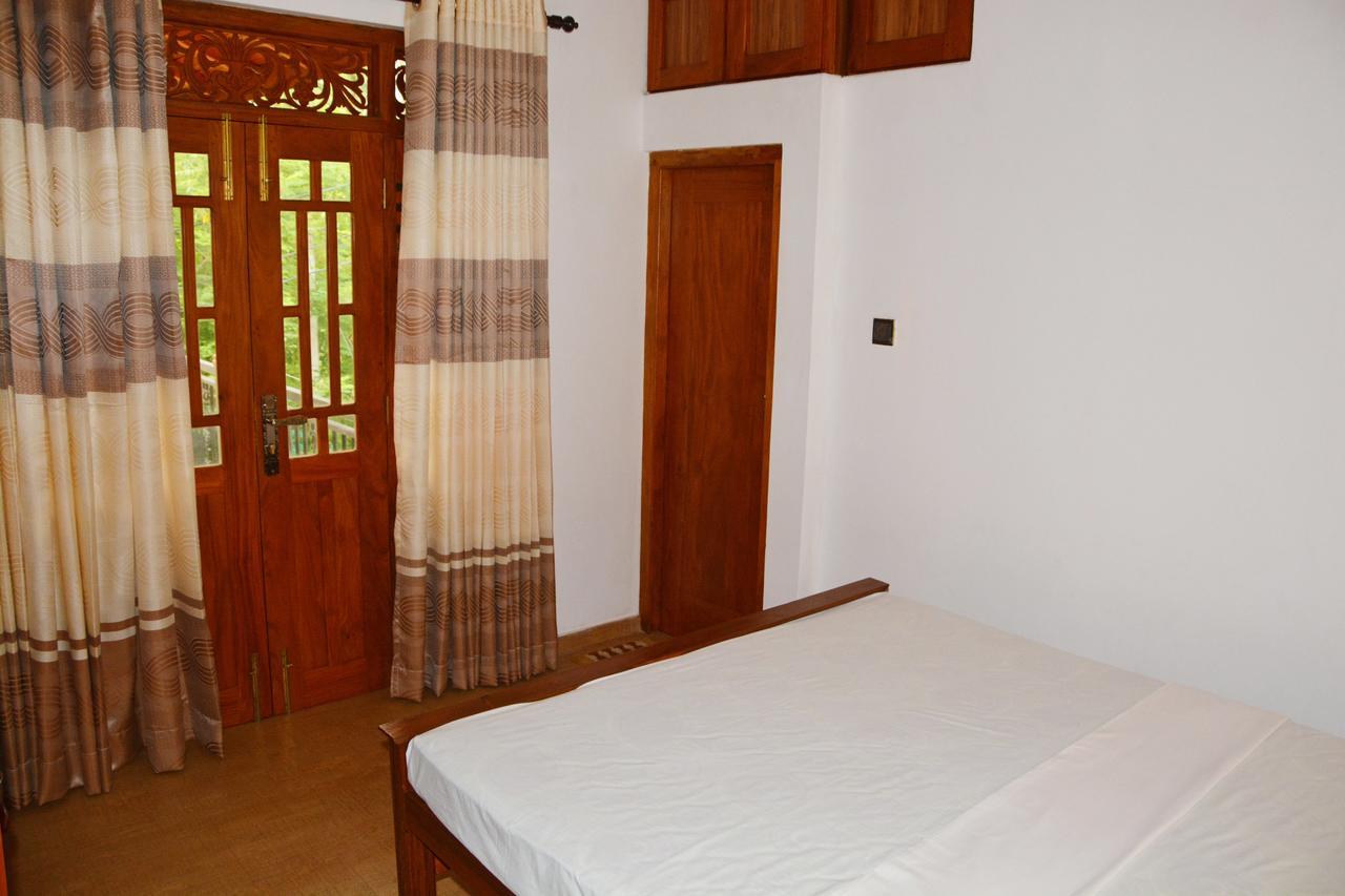 Villa Chaya Hikkaduwa Buitenkant foto