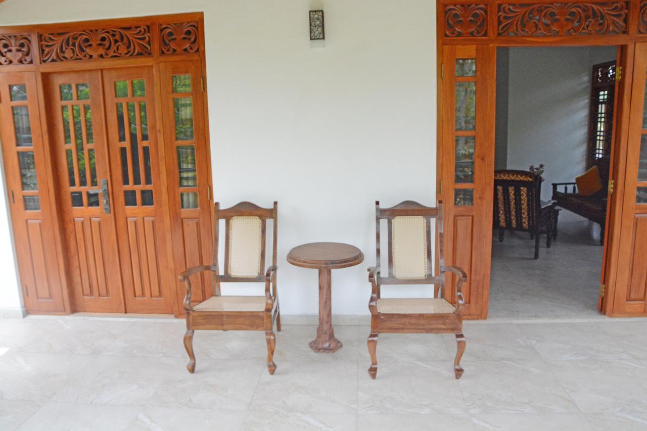 Villa Chaya Hikkaduwa Buitenkant foto